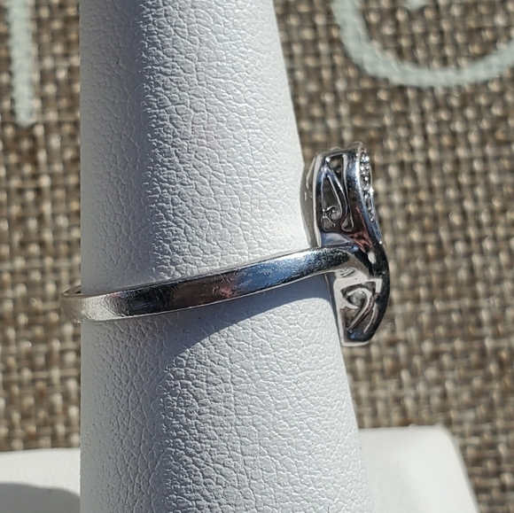 Sterling Diamond Heart Scrolled Ring - Picture 4 of 16
